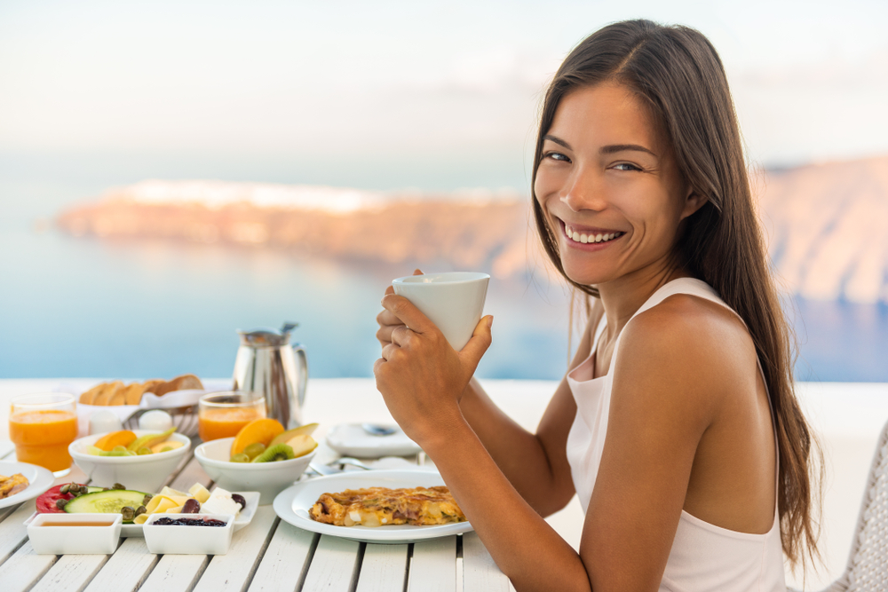 10 Healthy Eating Travel Tips - AlrightNow